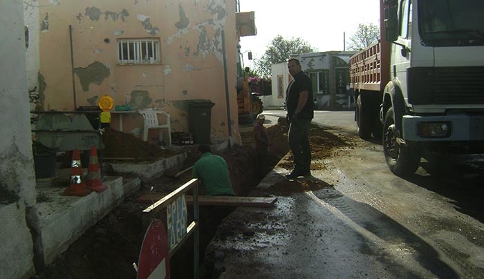 Άρχισε το έργο ανάπλασης της πλατείας Αγίας Τριάδας στην Αντιμάχεια! (Φωτό)