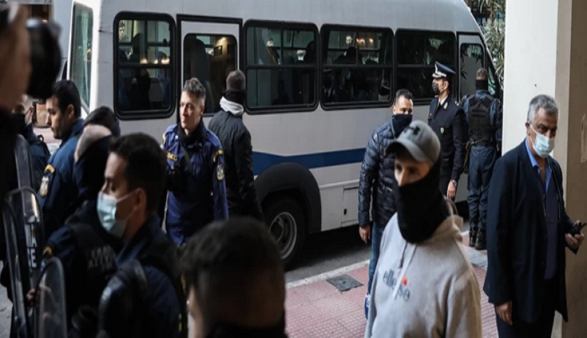 Πόρισμα "φωτιά" για Πέραμα: Οι 3 από τους 7 αστυνομικούς είχαν μόνο 25 ημέρες εκπαίδευσης - Εριξαν 32 σφαίρες