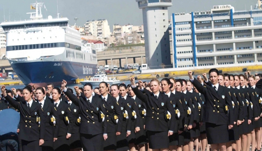 ΣτΕ: Αντισυνταγματικό το ελάχιστο ανάστημα 1,65 μ. για την είσοδο των γυναικών στις Στρατιωτικές Σχολές