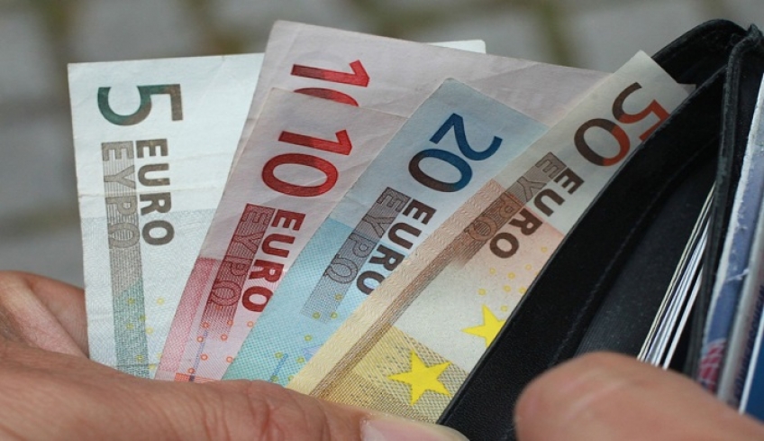 Δωρόσημο Χριστουγέννων 2019: Πότε θα γίνει η καταβολή του σε εργατοτεχνίτες οικοδόμους