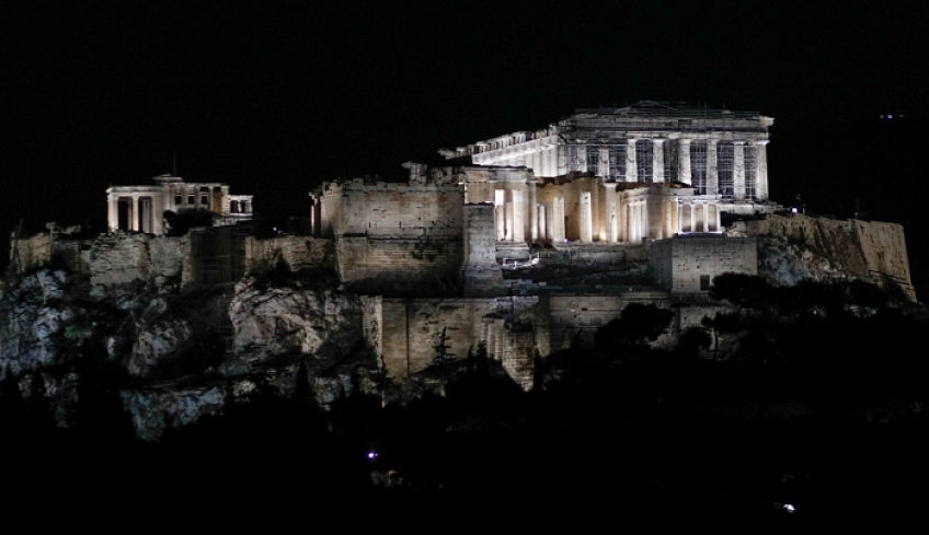 Πιο λαμπερή από ποτέ η Ακρόπολη – Οι εικόνες που μάγεψαν όλη την υφήλιο
