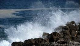 Καιρός σήμερα: Πτώση της θερμοκρασίας, βροχές και μελτέμια έως 9 μποφόρ